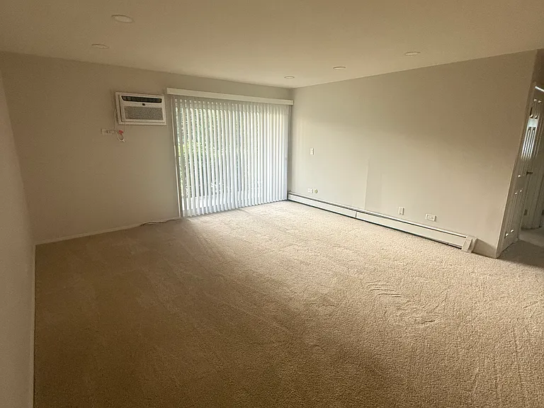 9S220 Lake Dr — Photo 3