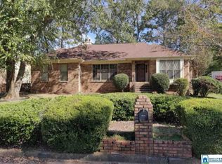 1217 Edwards Lake Cir, Birmingham, AL 35235