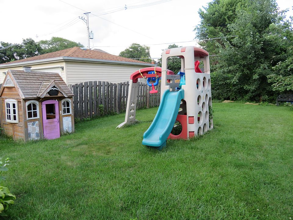 2nd image of 799 S Hawthorne Ave