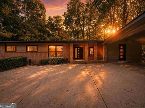 3868 Allsborough Dr, Tucker, GA 30084