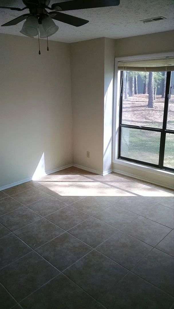 Apartment for rent - 2 bedroom - 2 bathroom Available July 20th — Photo 4