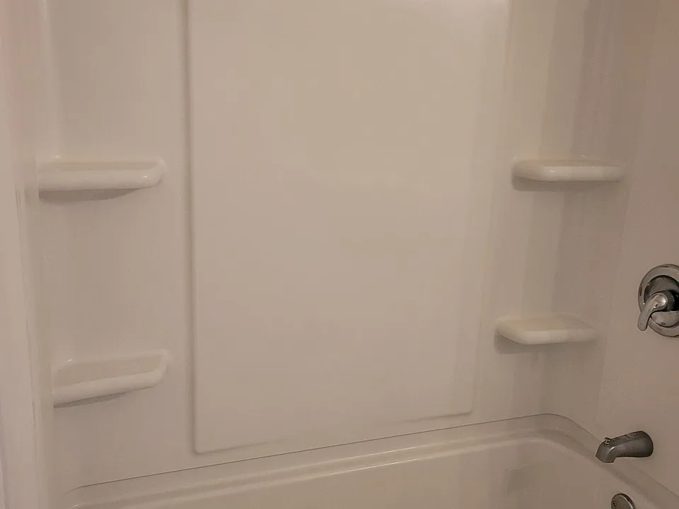 Shower/Tub