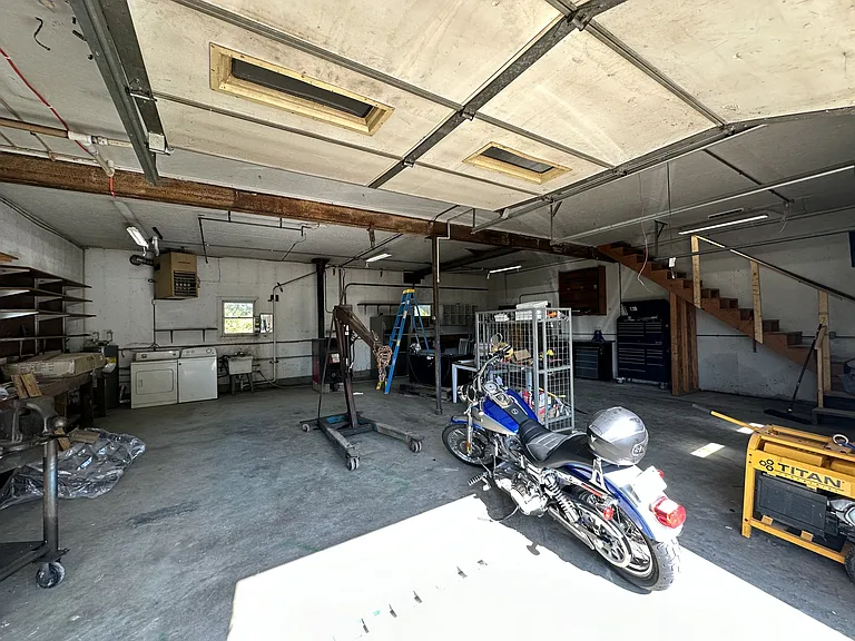 6131 N 450 W — Photo 21