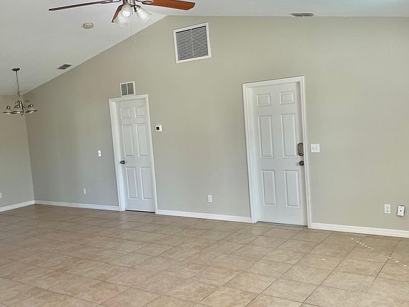 5th image of 7239 Sussex Ln