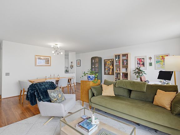 3rd image of 4343 N Clarendon Ave APT 2213