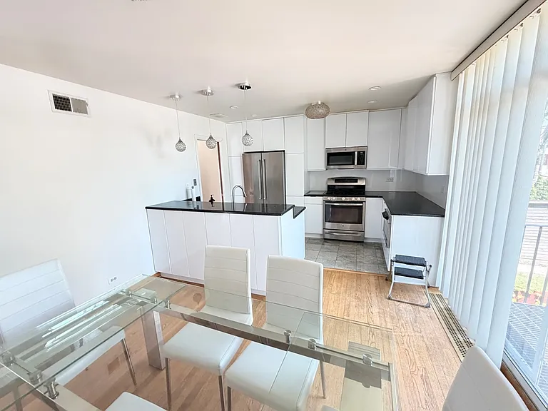 5557 S Harper Ave — Photo 10