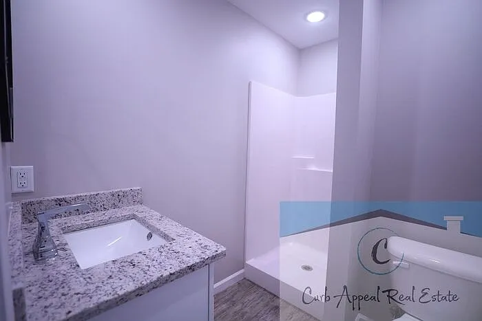 324 Drake St #A — Photo 13