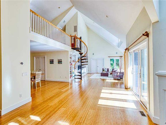 3rd image of 11 Woodland Way