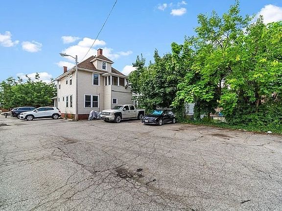3rd image of 12913 Larchmere Blvd