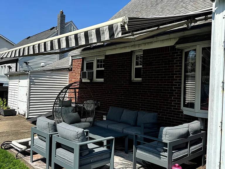 12-28 Lexington St — Photo 23