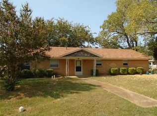 106 W 4th St, Maypearl, TX 76064