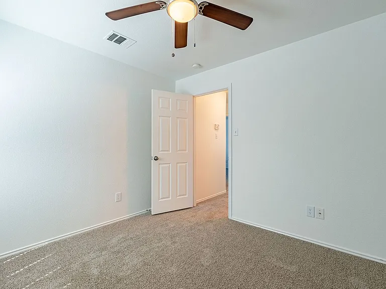 12905 Thomas Jefferson St — Photo 17