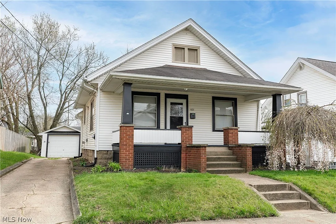 1601 Tremont Ave SW photo 1