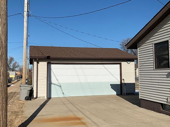 2nd image of 2710 W 10th St