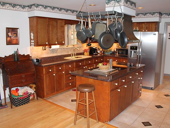 5th image of 10364 Cedar Hill Ln