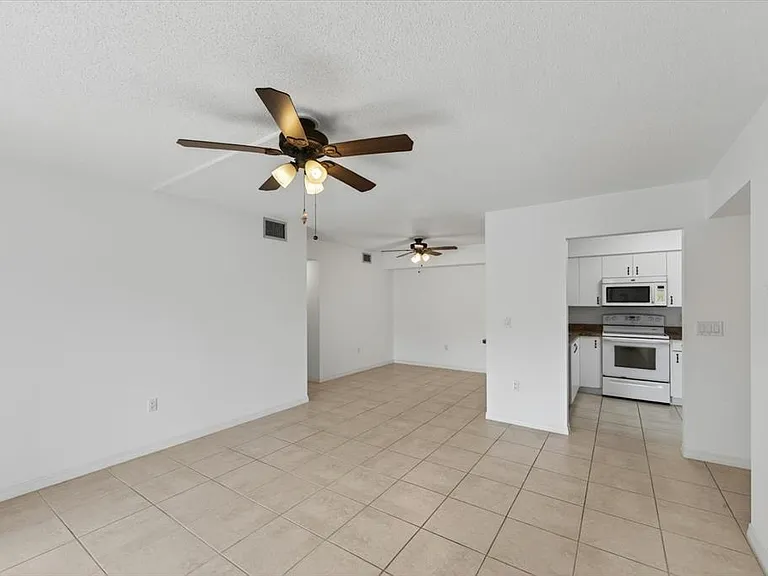 5735 Gardens Dr #5735 — Photo 12
