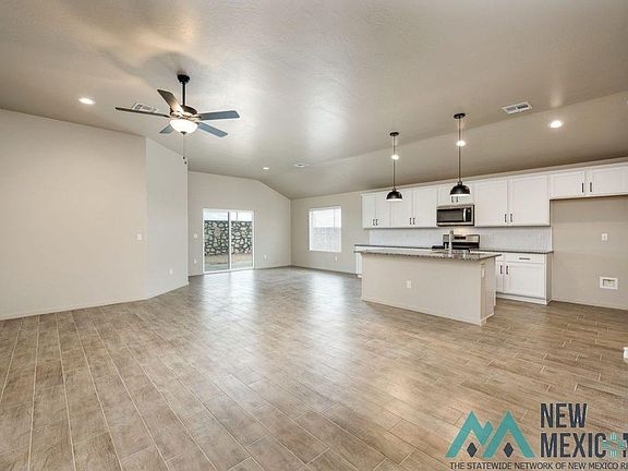 3rd image of 1611 Magnolia Ln