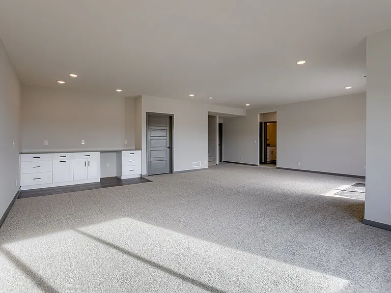 18467 Greenleaf St — Photo 15