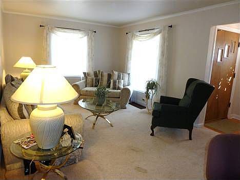 3rd image of 1141 Ottillia St SE