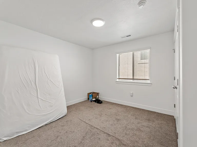 932 N Olson Dr — Photo 6