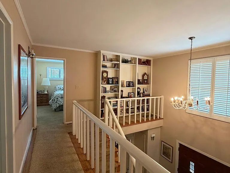 36 Augusta Ln — Photo 11