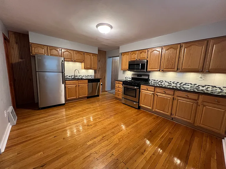 Eat In Kitchen