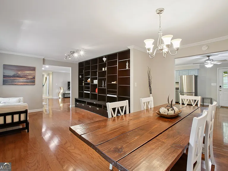 102 Hickory Dr — Photo 9