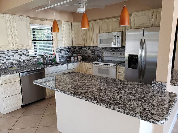 4th image of 2130 SW 50th Ln