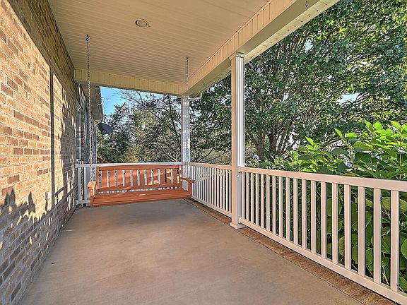 5th image of 17256 Crabtree Ct