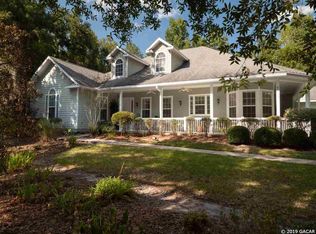 1739 SW 8th Dr, Gainesville, FL 32601