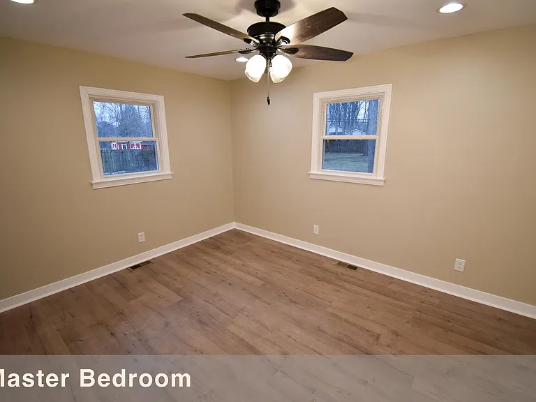 4823 Glenmina Dr — Photo 6