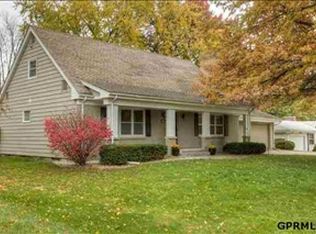9912 Ontario St, Omaha, NE 68124