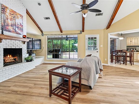 4th image of 61239 Brittany Dr