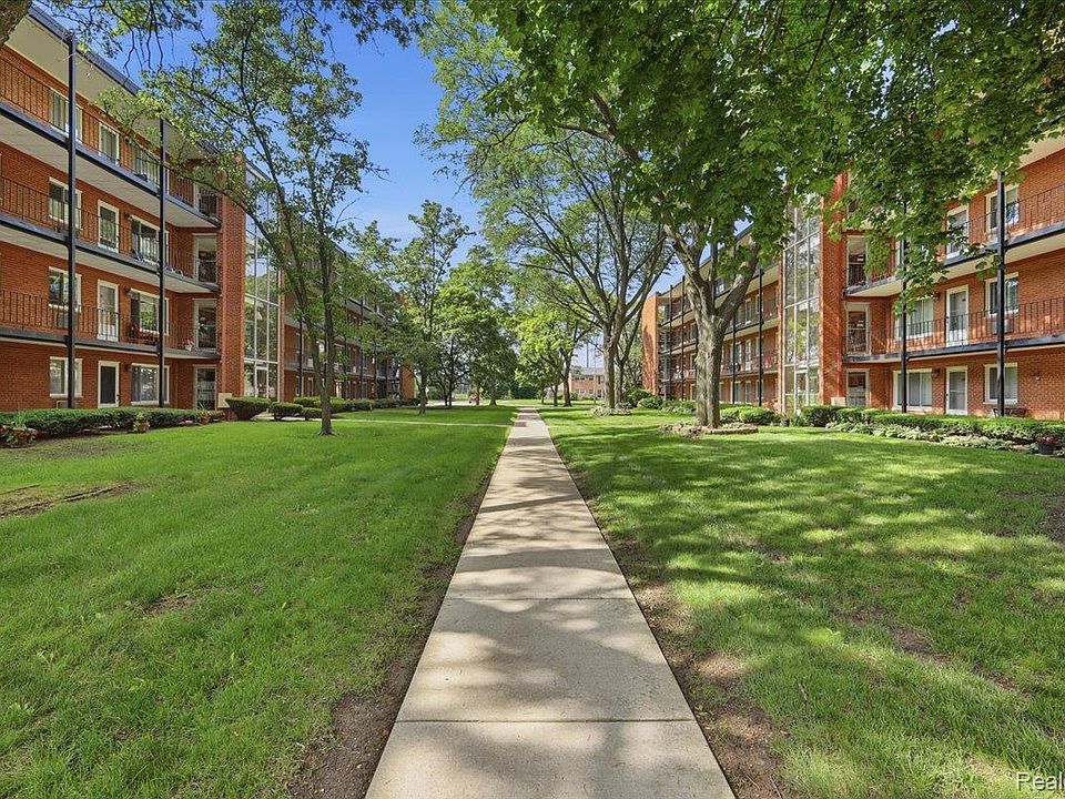 2915 W Thirteen Mile Rd Apt 308, photo 18