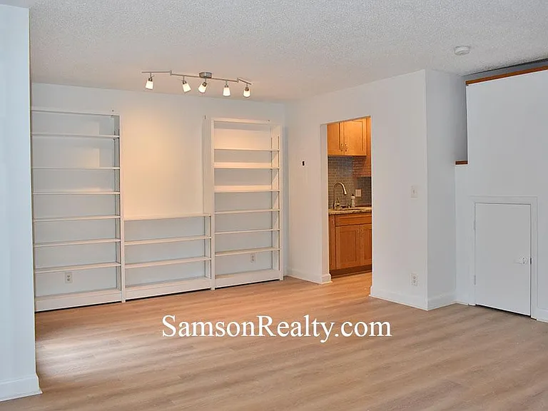 230 S Main St #18 — Photo 10