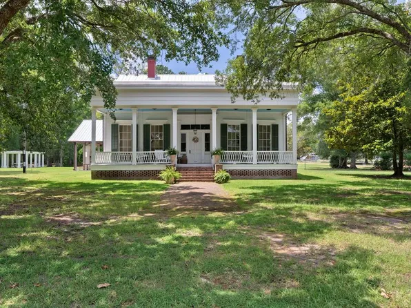 304 3rd St, Osyka, MS 39657