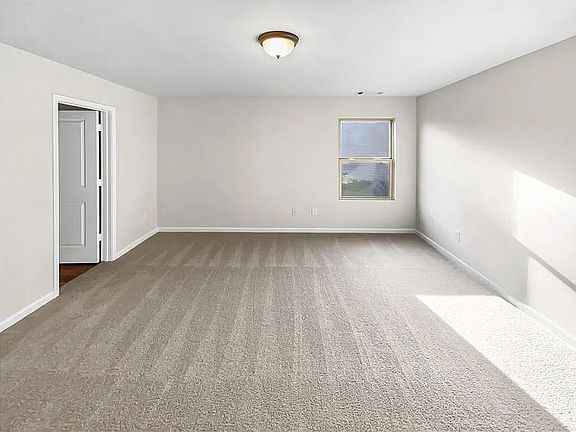 5th image of 3432 Sandstone Trl SE
