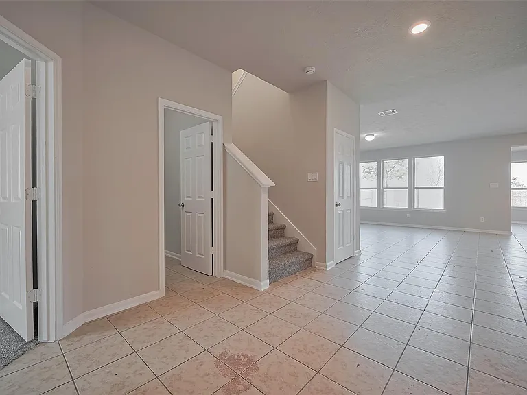 24114 Morrison Ln — Photo 5
