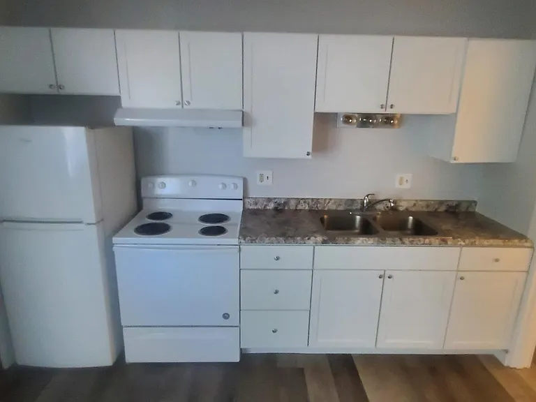 1112 Liberty St #3 — Photo 3