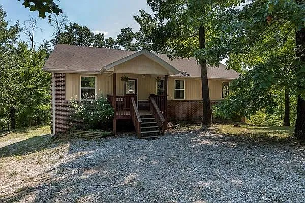 261 Aaron Ln — Photo 1
