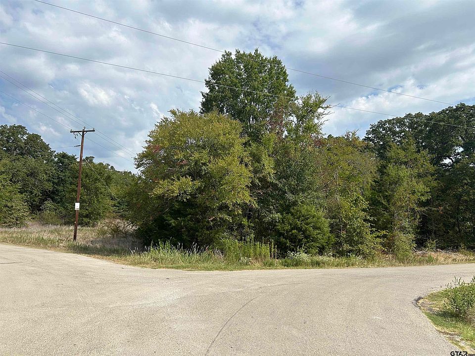 1st image of Four Oaks Cir