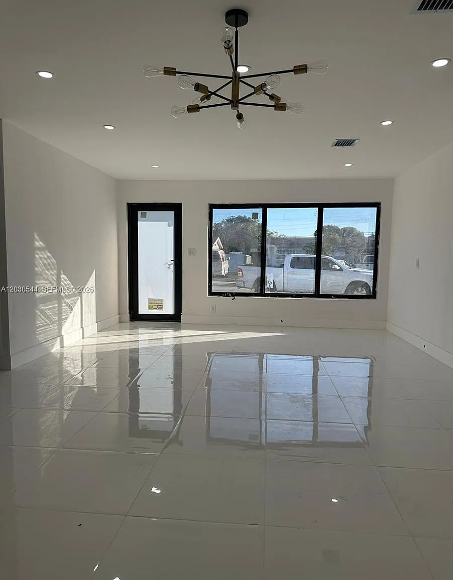 Windward Estates Sec 1 — Photo 3