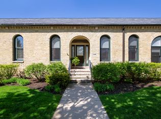 746 Lyster Rd, Highwood, IL 60040