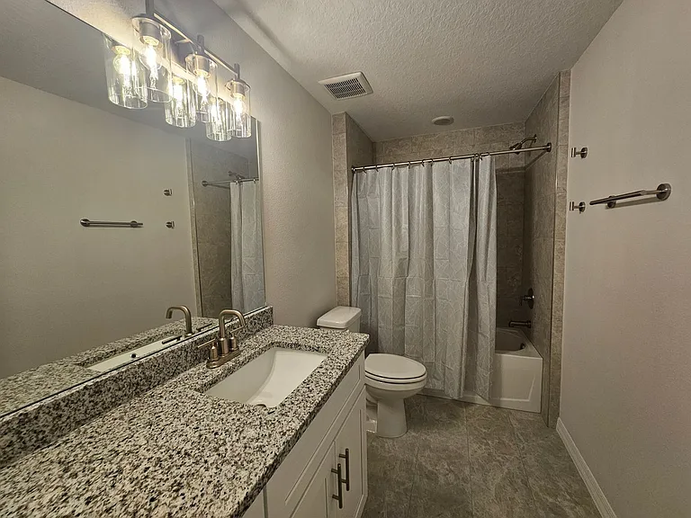 23 Rosecroft Ln #B — Photo 3