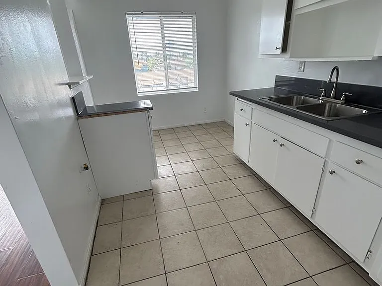 2396 Olive Ave — Photo 9