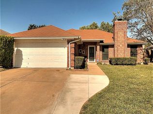 815 Xavier Dr, Arlington, TX 76001