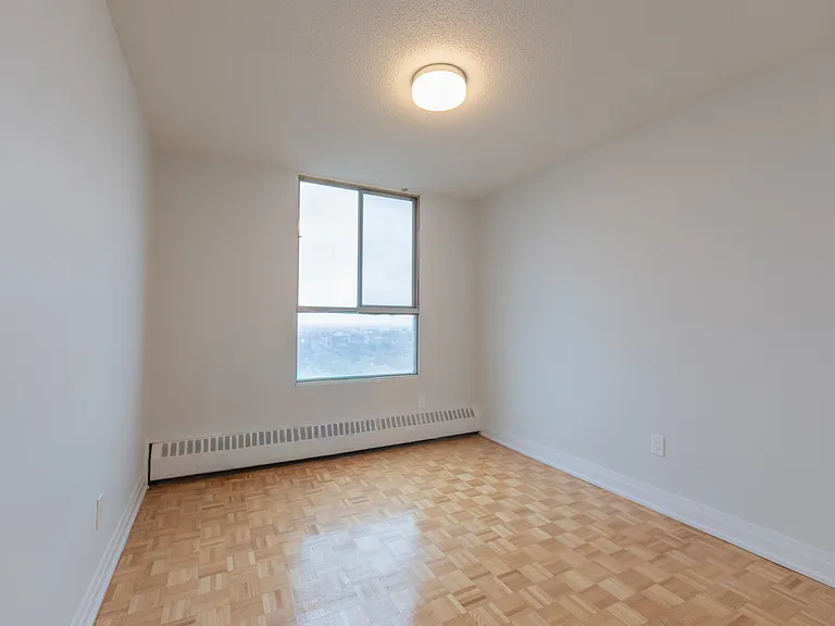 4001 Steeles Ave W — Photo 28