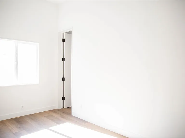5908 Atlantic Ave #C — Photo 10