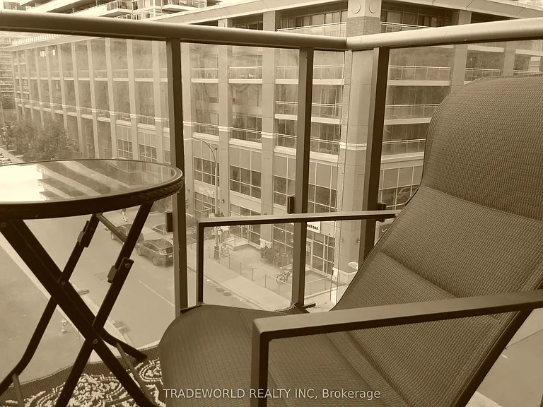 150 E Liberty St #503 — Photo 4