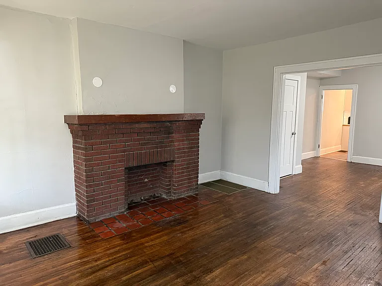 2118 Indiana Ave — Photo 5